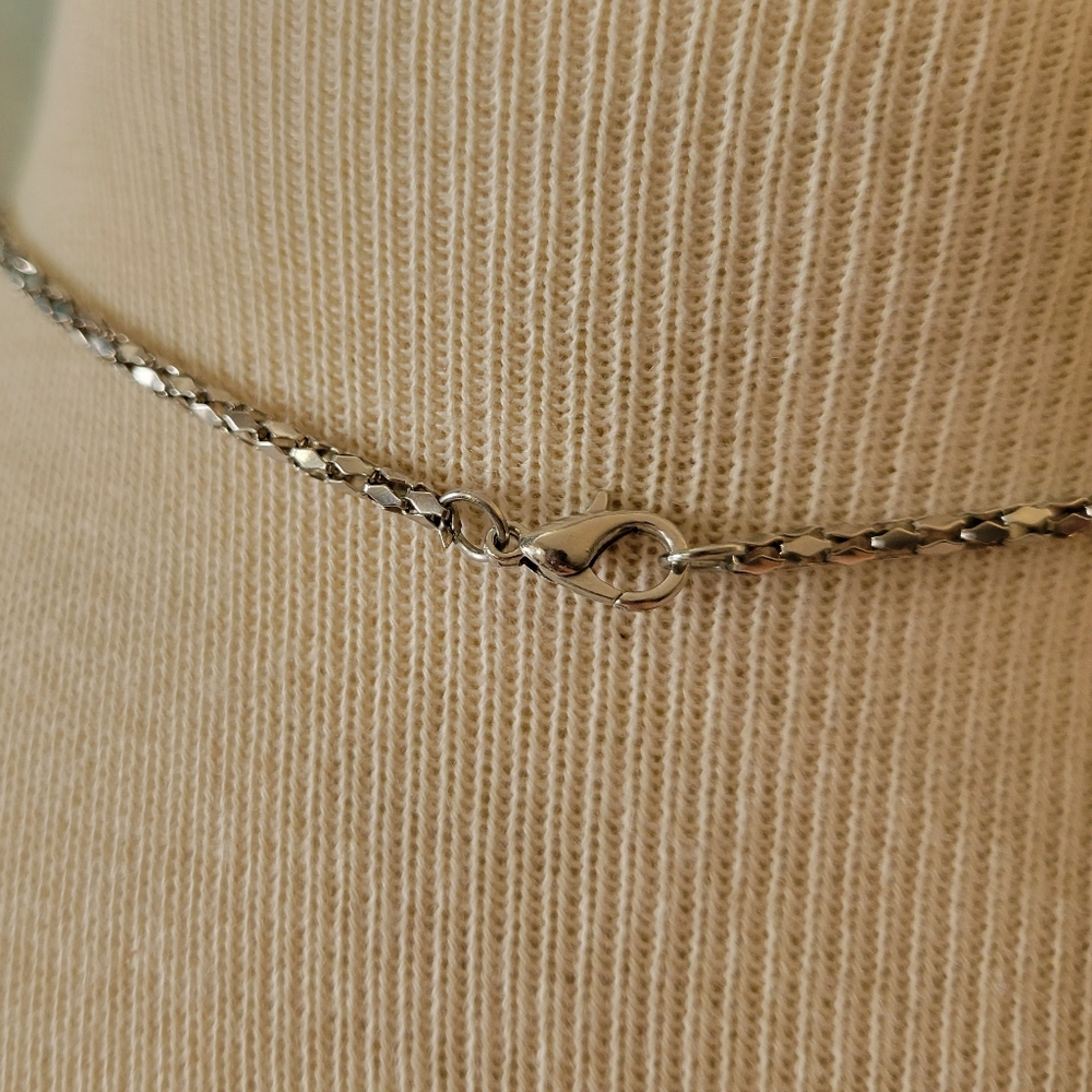 Vintage Pendant Necklace - Picture 7 of 7